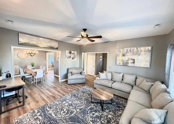 Beautiful, Spacious, Hidden Gem In Heart Of Wilmington